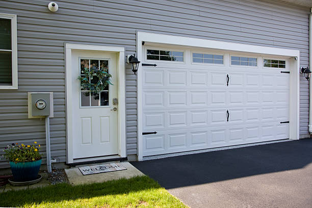 24/7 Emergency Garage Door Panel Replacement experts in Manchester, TN